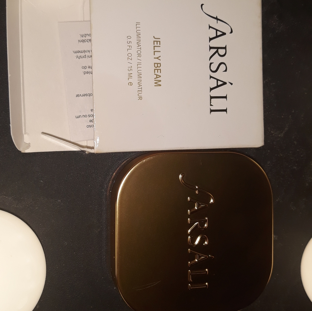 Farsali Jelly Beam Highlighter in Rose Gold